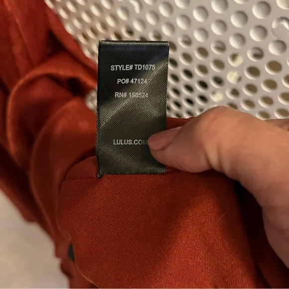 Lulu’s Maribel Midi Dress Satin Effect Open Back Size Large in Rust Orange NWT - Picture 5 of 13